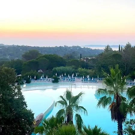 Des Chenes - Domaine Les Restanques *