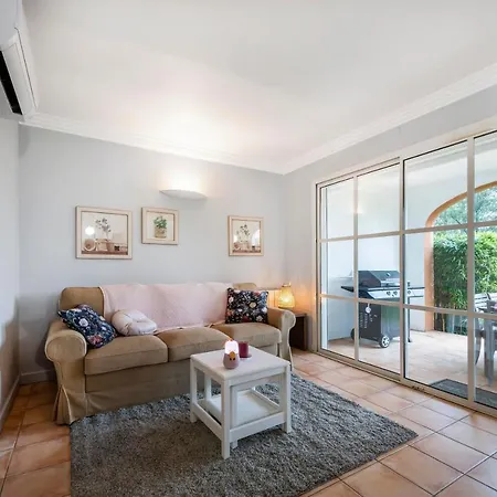 Vakantiehuis Des Chenes - Domaine Les Restanques *
